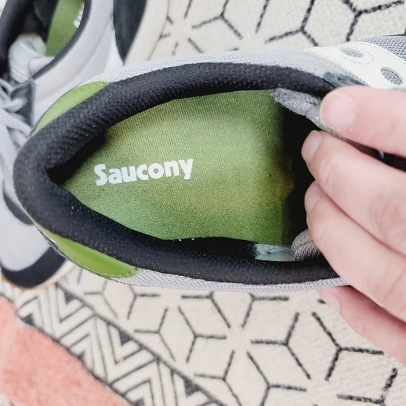 Saucony Hornet Sneaker in Black & Gray, sz 8.5 - Picture 7 of 11